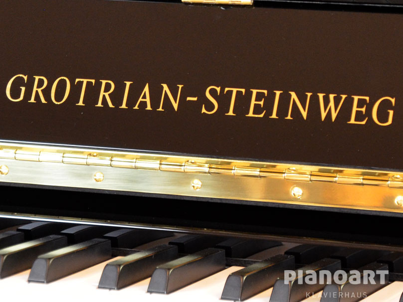 Klavier Grotrian Steinweg G 124 goldeingefasstes Firmenlogo