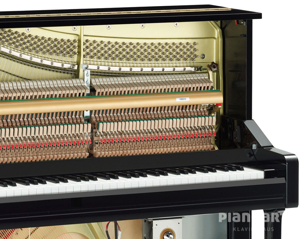Yamaha U1 TA3 TransAcoustic Klavier Ansicht Gussplatte und Mechanik